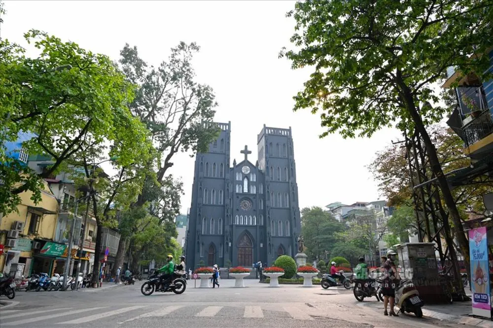 Nhà Thờ Lớn Hà Nội gần Ladi Churchside 1
